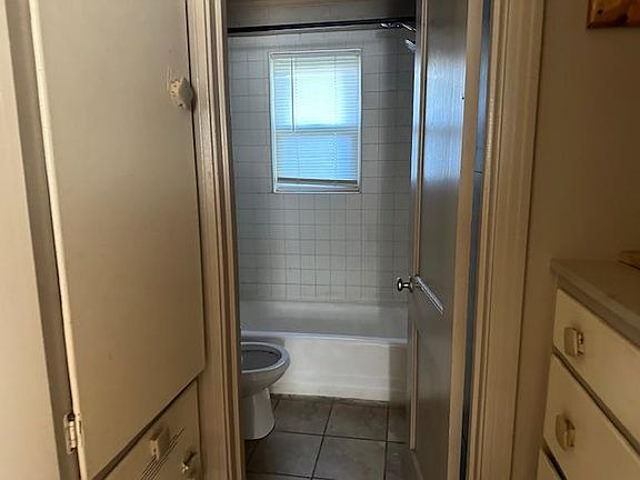 5th image of 110 N 24th St #2