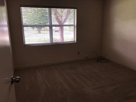 5th image of 1612 Campbell Ave