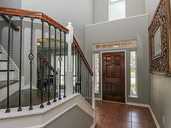 5th image of 10111 Brookshore Ln