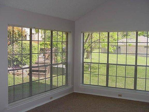 3rd image of 2709 Glenwood Ct
