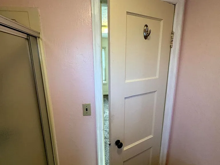 1 Bedroom duplex in downtown Eugene — Photo 9