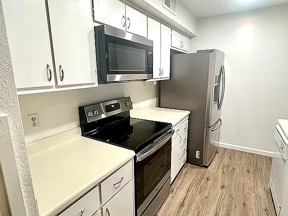 650 Del Verde Cir #6 — Photo 8