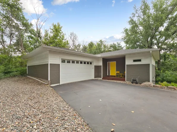 8492 210th St E, Prior Lake, MN 55372