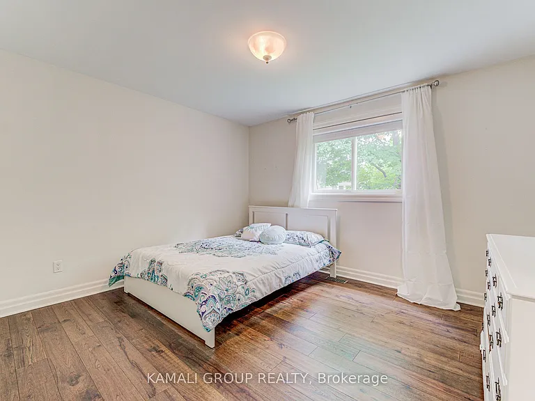 5 Caravan Dr — Photo 12