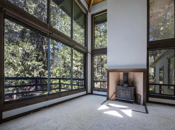 2070 King Of The Mountain Rd, Pollock Pines, CA 95726