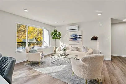 12625 NE Woodinville Dr #201 — Photo 1