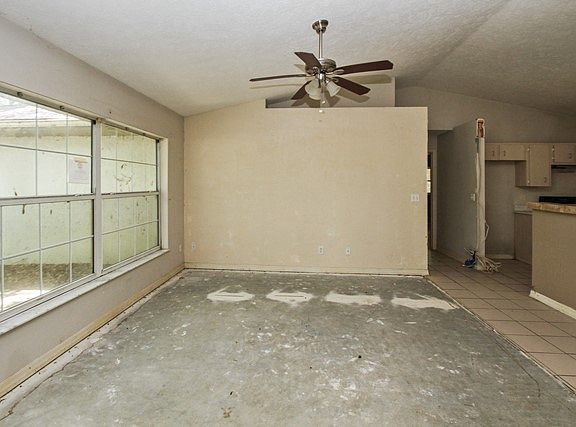 3rd image of 15200 S Highway 25