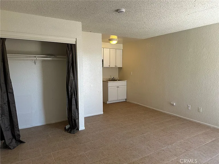 11661-11663 White Ave #6 — Photo 6