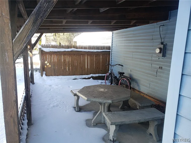 91 Springville Ave — Photo 2