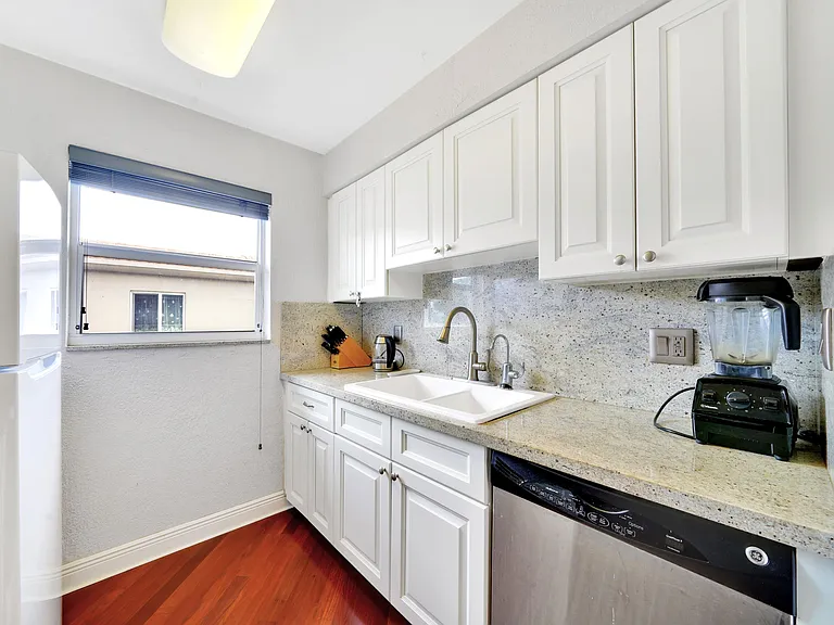 2701 Middle River Dr #11 — Photo 37
