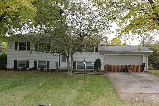 5402 Maura Dr photo 1
