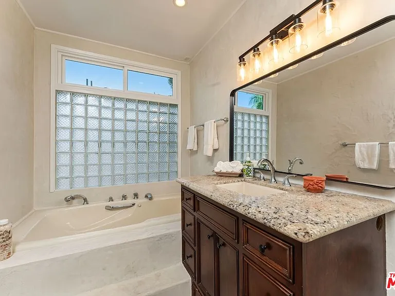 2940 Cardiff Ave — Photo 9