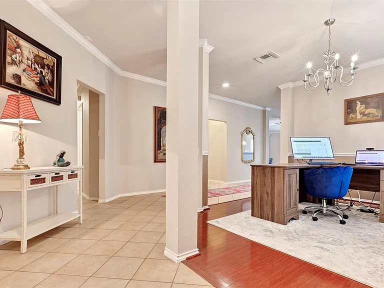 2911 Ashbrook Ln — Photo 4