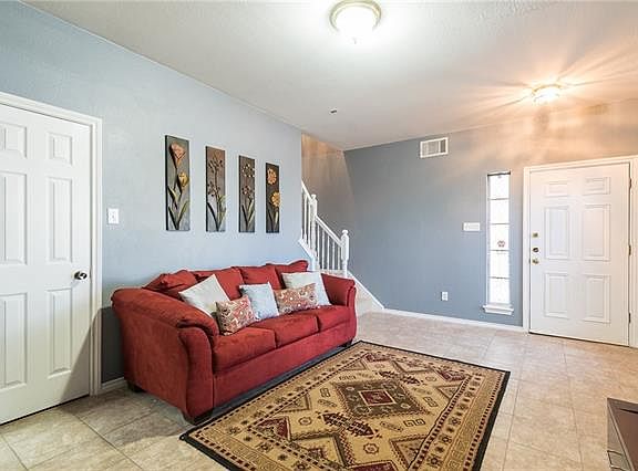4th image of 3319 Rosebank Dr