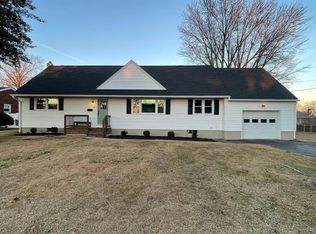 140 Castle Heights Ave, Pennsville, NJ 08070