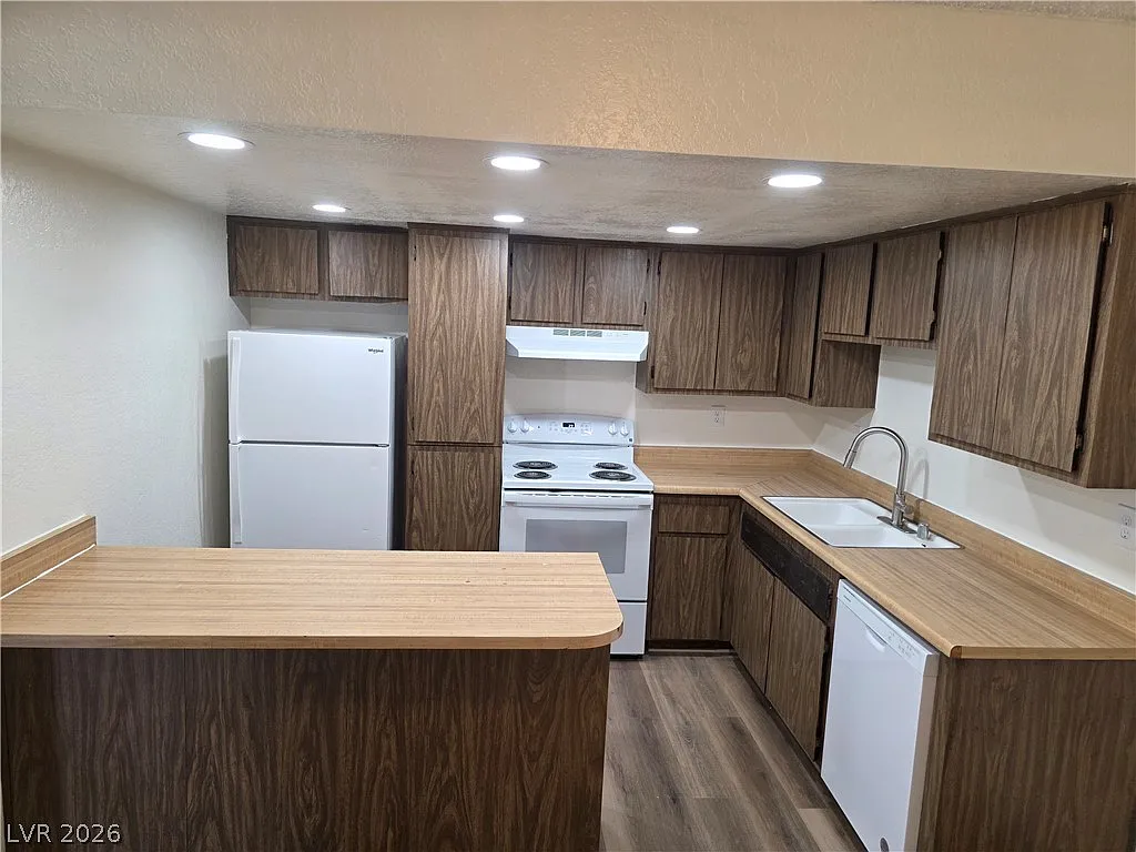 2 bed, 1.0 bath, 2980 sqft, $974 — Photo 4