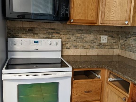 4th image of 320 Welch Rd APT N2