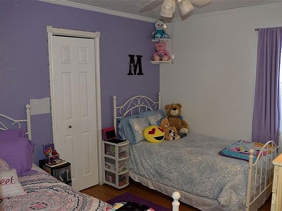 4th image of 708 Price Dr