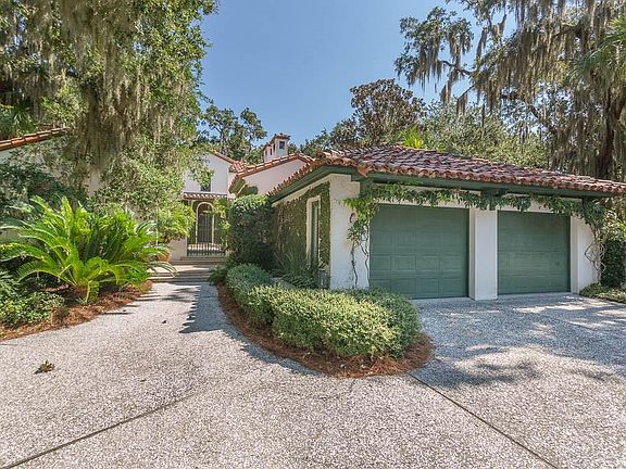 3rd image of 107 Dunkeld Lane Forest Cottage #204