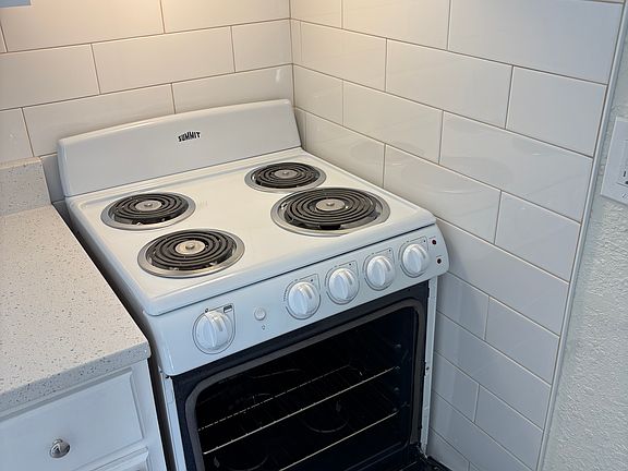 5th image of 2702 S Atlantic Ave APT 6