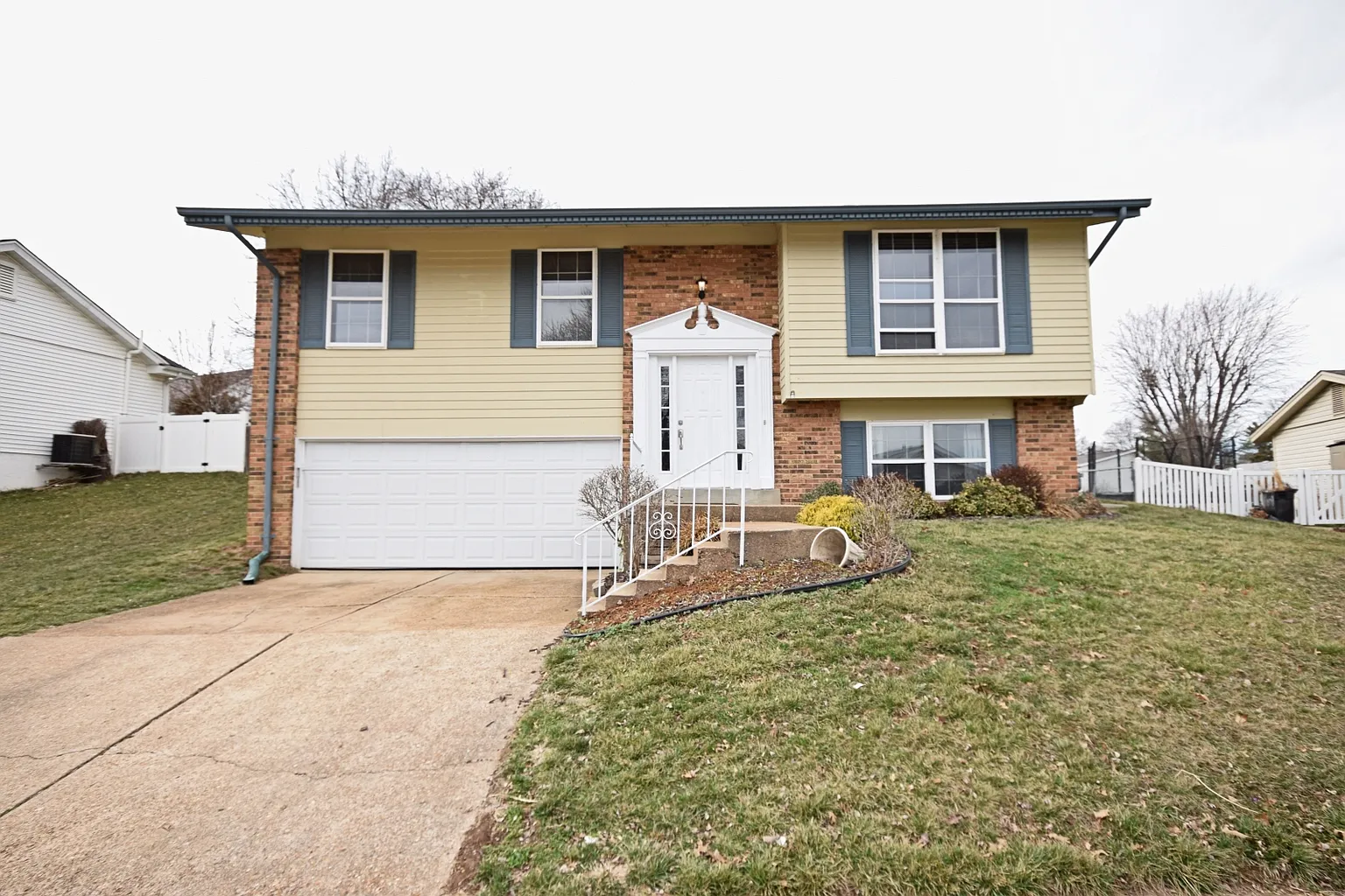 607 Clear Creek Ct photo 1