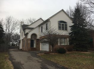 892 Neff Rd APT A, Grosse Pointe, MI 48230