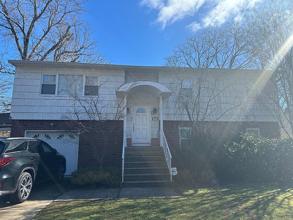1st image of 12 Carlyle Pl