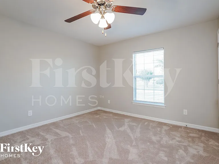 1114 SW 40th Ter — Photo 13