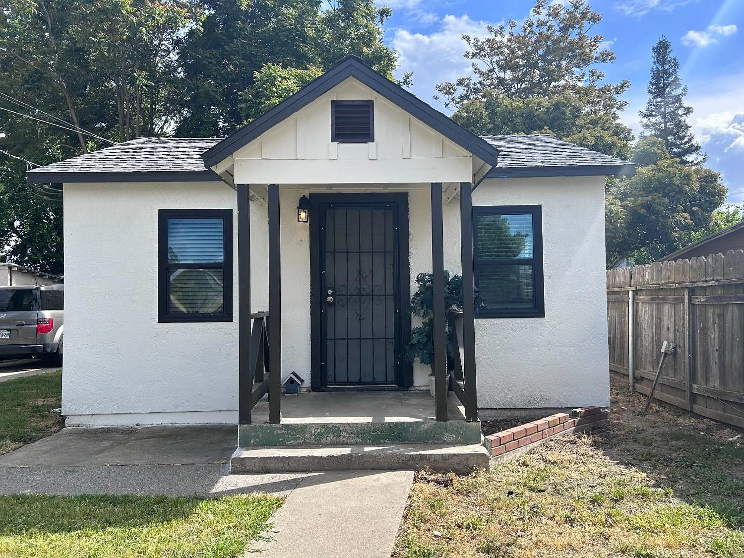 607 Elizabeth St photo 1