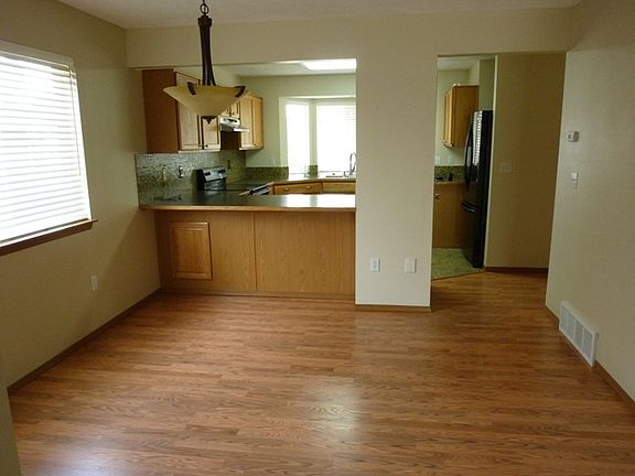 3rd image of 23808 E Maxwell Dr