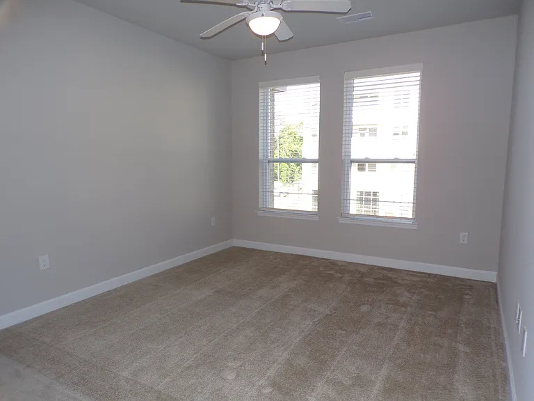 Clairmont at Trinity — Photo 172