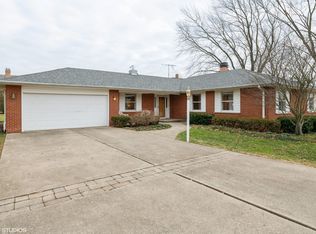 2250 Shannondale Dr, Libertyville, IL