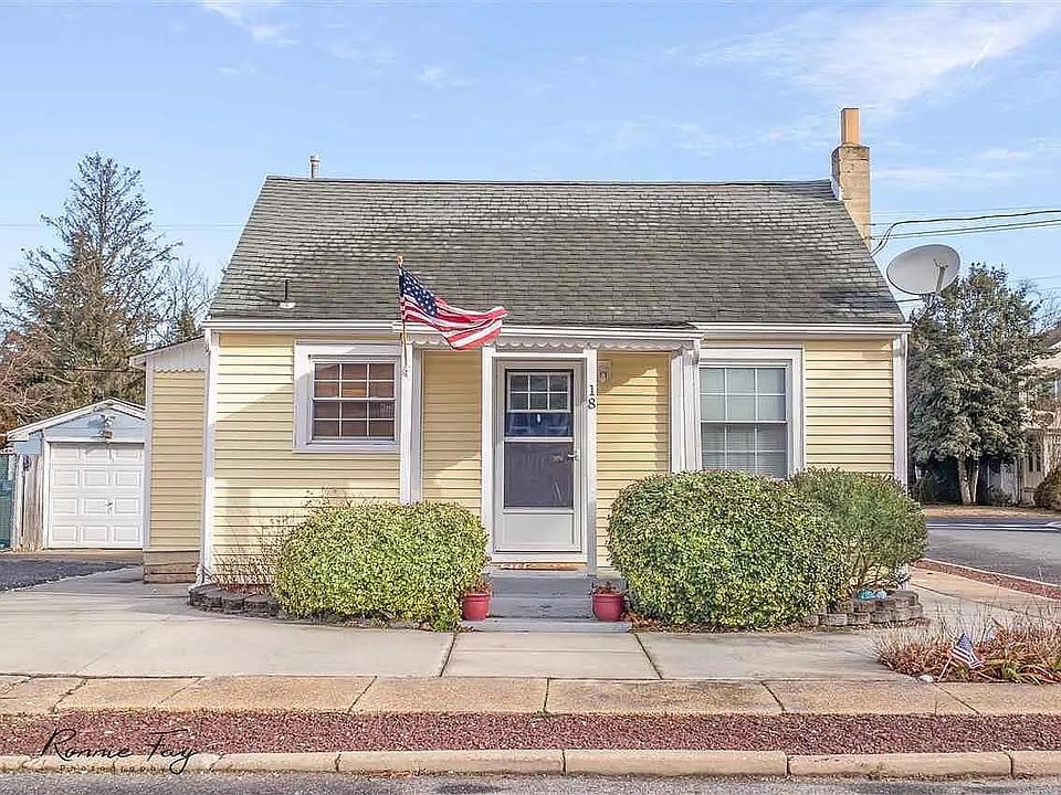 1st image of 18 Pershing Ave
