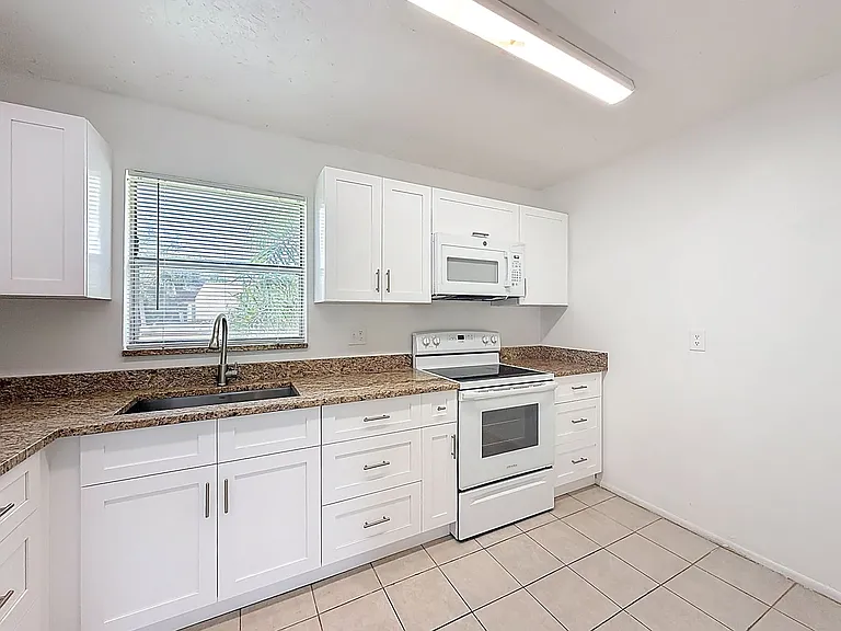235 Lake Dora Dr — Photo 37