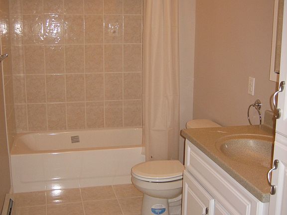 1st floor Bathroom