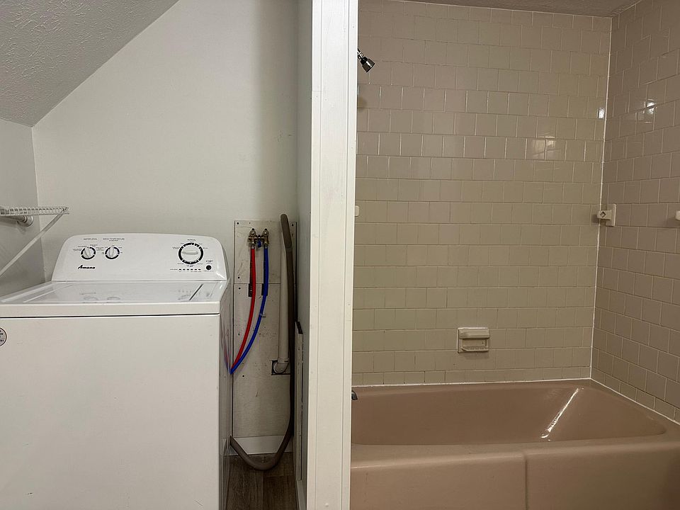 133 Lake St Auburn ME Zillow