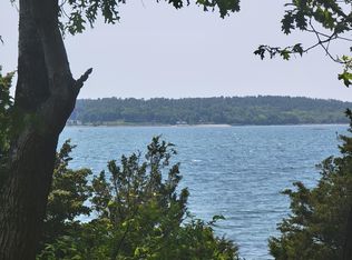 18 Elizabeth Ln, Wareham, MA 02571