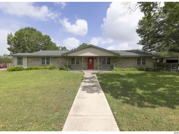601 POPLAR ST, Jourdanton, TX 78026