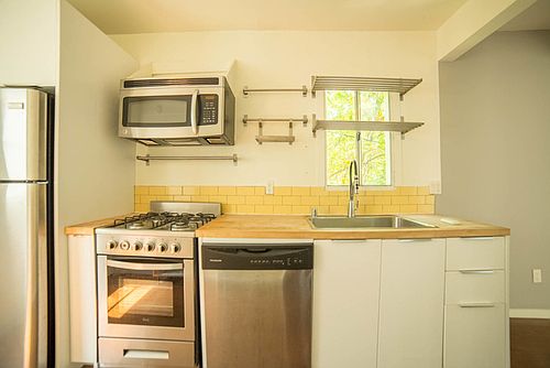 4th image of 1516 Micheltorena St