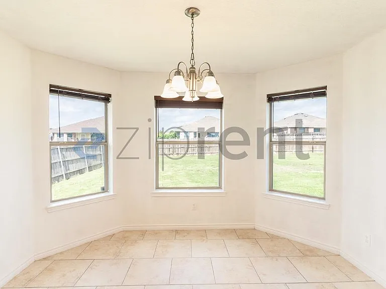 1803 Jesse Dr — Photo 11