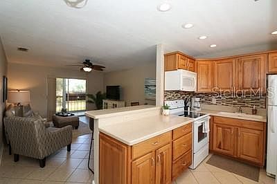 3rd image of 250 Englewood Isles Pkwy APT 5