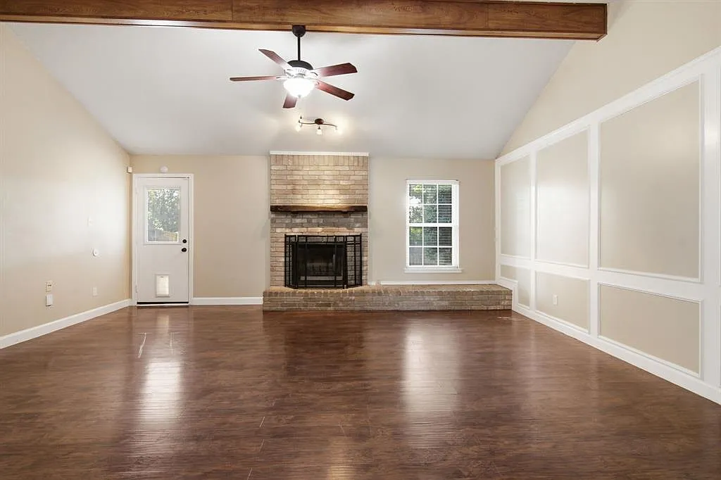 3 bed, 2.0 bath, 1620 sqft, $2,700 — Photo 3
