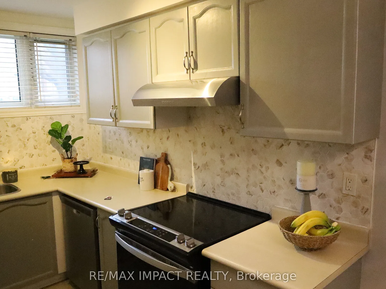 3 bed, $3,000 — Photo 4