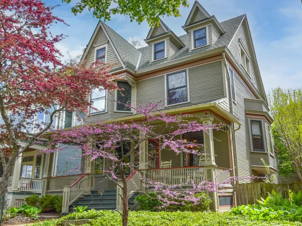 2846 North Stowell AVENUE, Milwaukee, WI 53211