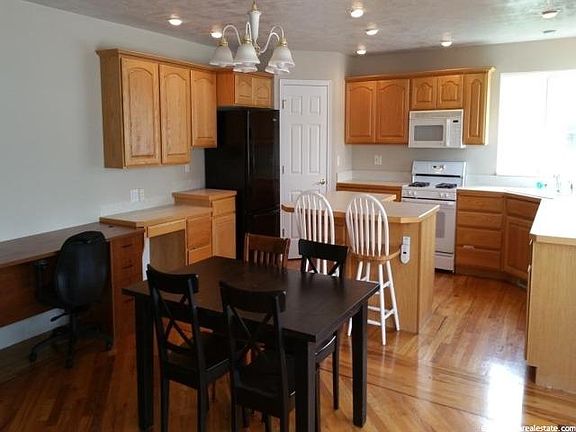 3rd image of 8242 S Cobble Creek Dr