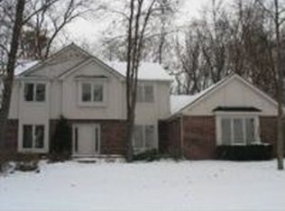 2606 Thunderhead Ct, Brighton, MI