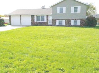 4233 Alhambra Dr, Anderson, IN 46013