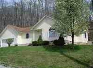 7 Old Trl, Huntington, WV 25704