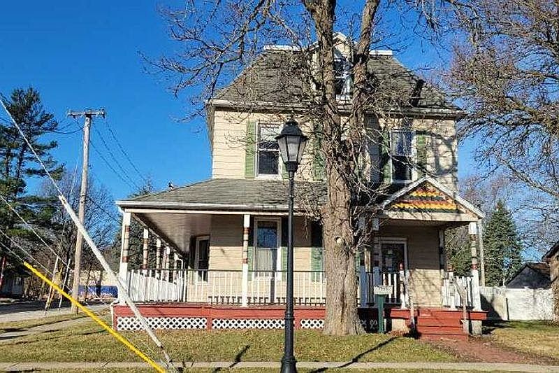 1st image of 1380 Benton St