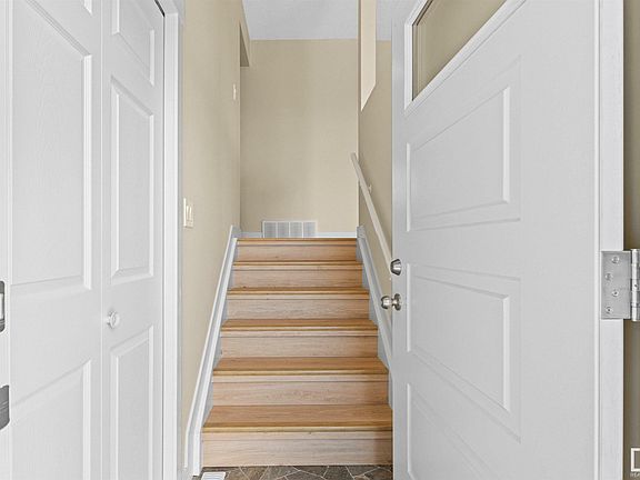 5th image of 3423 42nd St NW